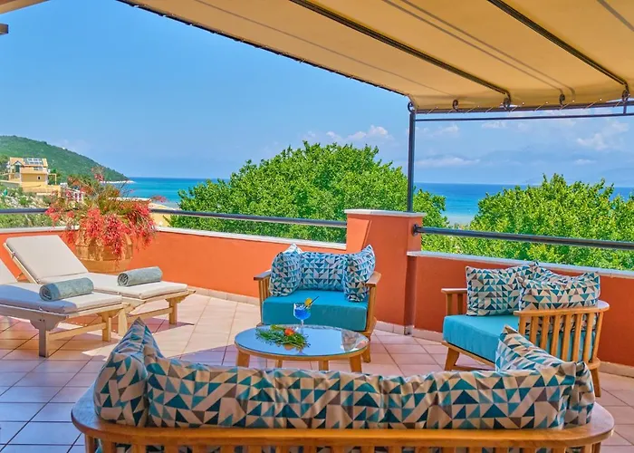 Chrismos Luxury Corfu מלון דירות *