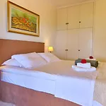 Chrismos Luxury Corfu شقة فندقية *