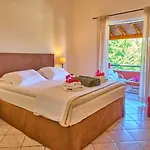 Chrismos Luxury Corfu Apraos