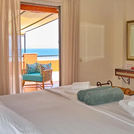 Chrismos Luxury Corfu * Апраос