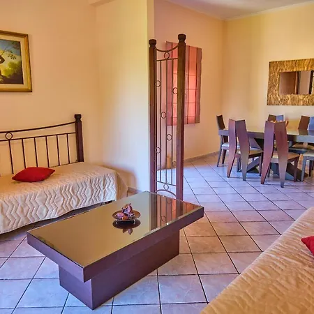 Apartahotel Chrismos Luxury Corfu *