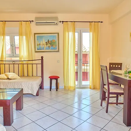 Chrismos Luxury Corfu * Апраос