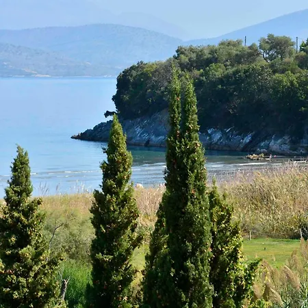 Chrismos Luxury Corfu 公寓式酒店 Apraos