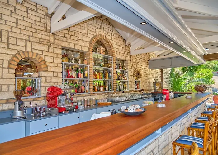 شقة فندقية Chrismos Luxury Corfu Apraos