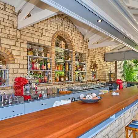 Апарт-отель Chrismos Luxury Corfu Апраос