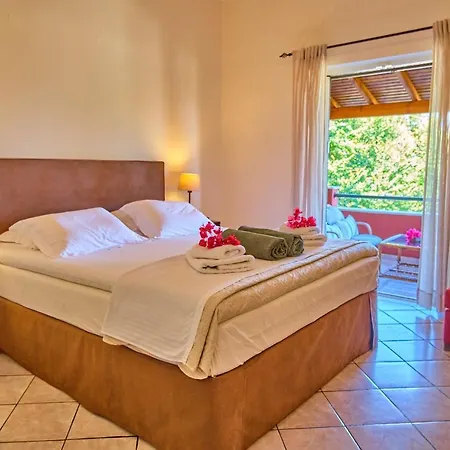 Chrismos Luxury Corfu Апраос